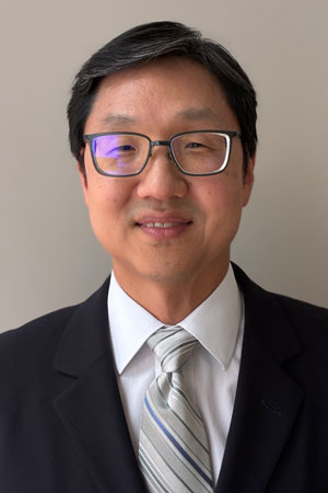 William Chun, MD, Rheumatologist with Arthritis & Rheumatology Center